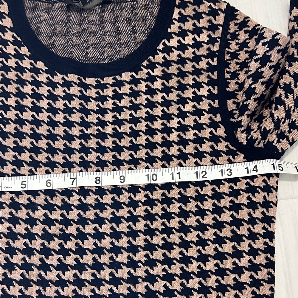 Ann Taylor Black and Beige Houndstooth Knit Fit and Flare Dress Size XS - Picture 8 of 10